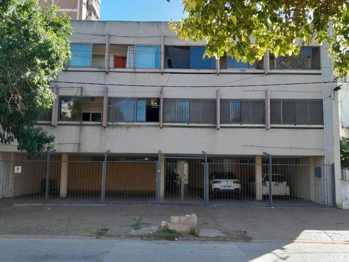 Oteiza Alojamiento Temporario En Resistencia A 150 Mts Peatonal Resistência Exterior foto